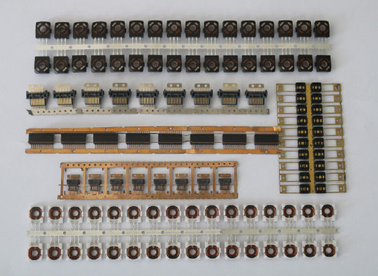 Macchina di stampaggio a iniezione verticale da 160 tonnellate con singolo scivolo per piccoli connettori