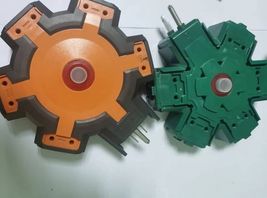 120 tonnellate Verticale Doppio Colore Iniezione Stampaggio Macchina per Socket Bicolore