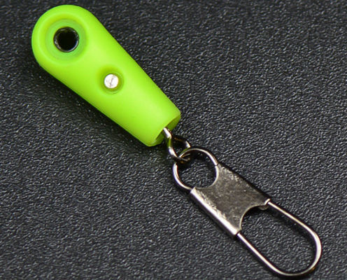 Macchina per lo stampaggio a iniezione verticale di 25 tonnellate per il connettore di galleggianti da pesca