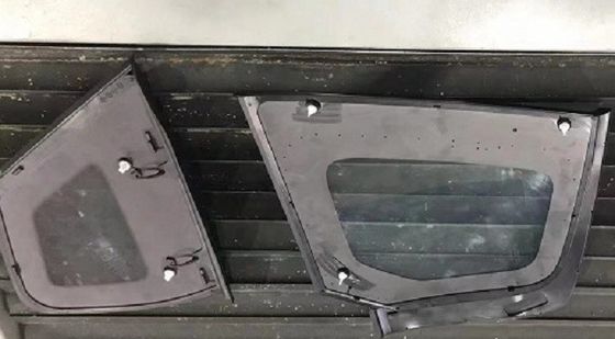 85 tonnellate Verticale Single Slide Injection Molding Machine per vetro triangolare automobilistico