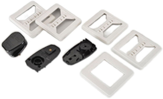 Macchina di stampaggio a iniezione verticale standard per presa 85 tonnellate