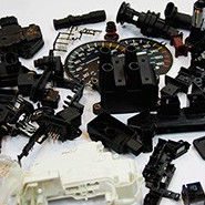 Macchina per stampaggio a iniezione verticale rotativa a 250 tonnellate per la fabbricazione di pezzi di ricambio per auto