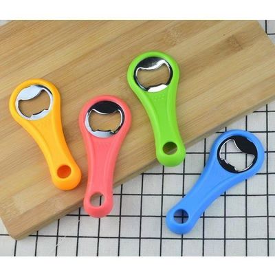 Macchina per lo stampaggio a iniezione verticale di plastica con doppio scivolo per apribottiglie