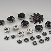 Macchina per stampaggio a iniezione verticale a doppio scivolo da 85 tonnellate per la fabbricazione di accessori per ventilatori