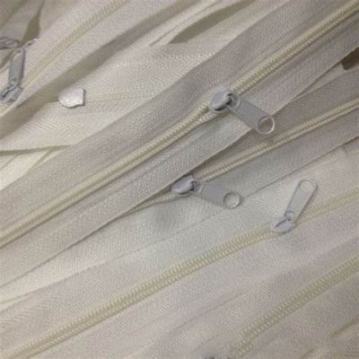 Facile funzionamento 55 tonnellate di macchina di stampaggio a iniezione verticale standard per la fabbricazione di cerniere