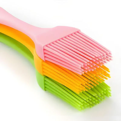 Macchina di stampaggio a iniezione verticale di silicone liquido di buona qualità per la produzione di spazzole