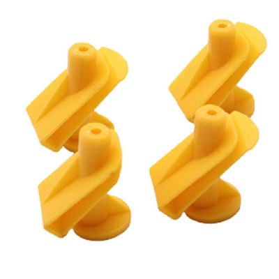 Clips di montaggio sotto il corpo del veicolo realizzati da una macchina per stampaggio a iniezione verticale a singolo scivolo