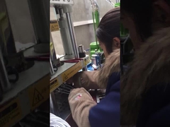 Macchina per stampaggio a iniezione di plastica per linee di trasmissione del segnale di piccole dimensioni di 20 tonnellate