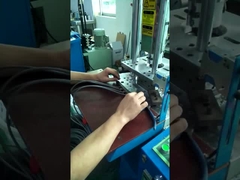 Macchine per lo stampaggio a iniezione di plastica verticale di piccole dimensioni da 15 tonnellate per diversi cavi di trasmissione dati