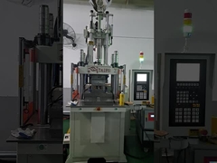 85 tonnellate Verticale Single Slide Injection Molding Machine per vetro triangolare automobilistico